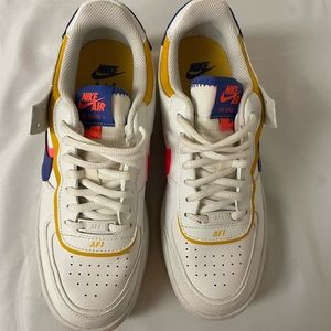 Colorful air forces, barely worn, no damage.